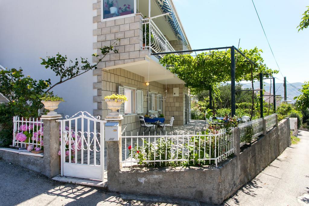 Apartments Olive Mlini Ruang foto